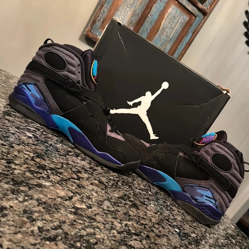 Nike Air Jordan 8 Retro Black and Blue Sneakers EUC 10.5
